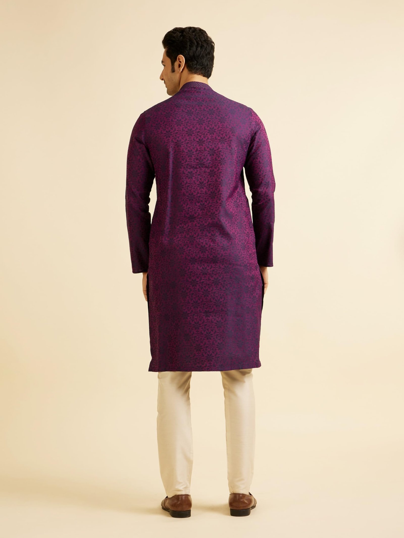 Manyavar Men's Viscose Blend Jacquard Embroidered Kurta Pyjama Set (Purple,M) - Image 6